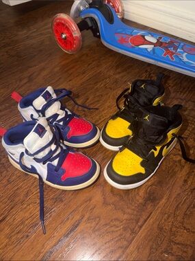 Jordan Kids Sneakers in Blue/Red and Yellow/Black